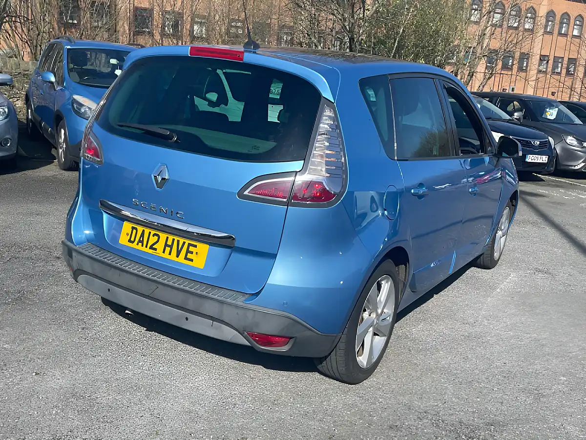 Used 2012 Renault Scenic Dynamique Tomtom Blue - Interior and Exterior details 8