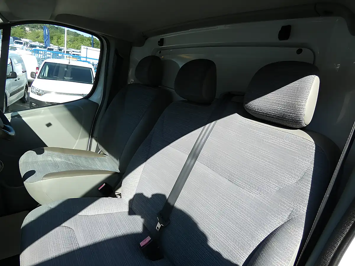 Used 2012 Renault Trafic SL27 Eco L1H1 Swb White - Interior and Exterior details 18