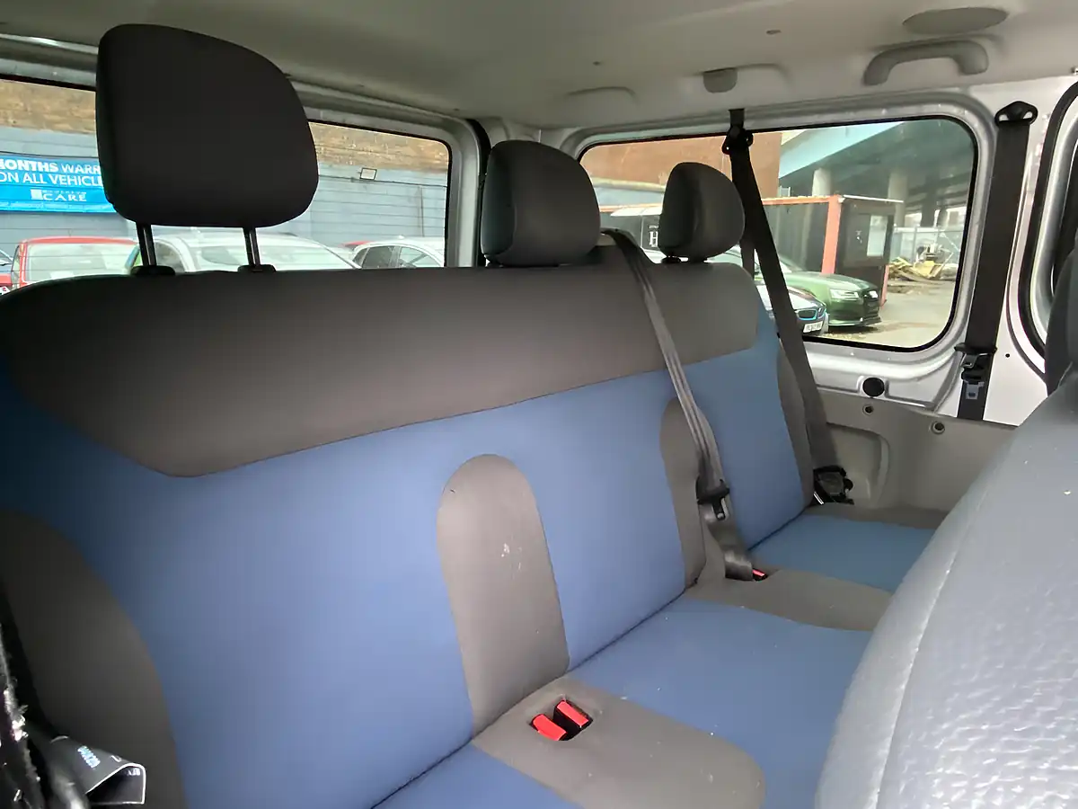 Used 2012 Renault Trafic Sport Silver - Interior and Exterior details 14