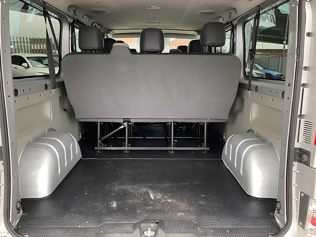 Used 2012 Renault Trafic Sport Silver - Interior and Exterior details 17