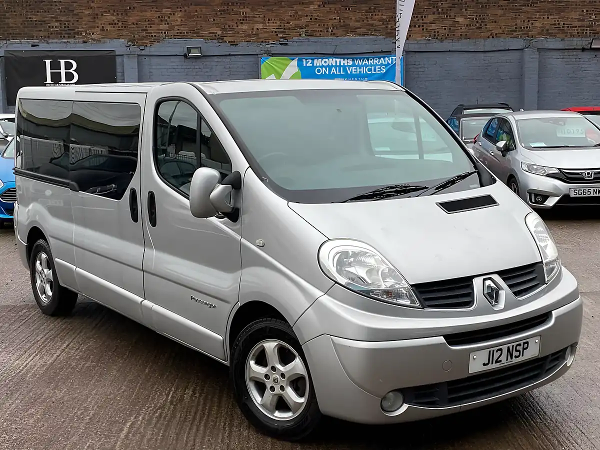 Used 2012 Renault Trafic Sport Silver - Interior and Exterior details 2