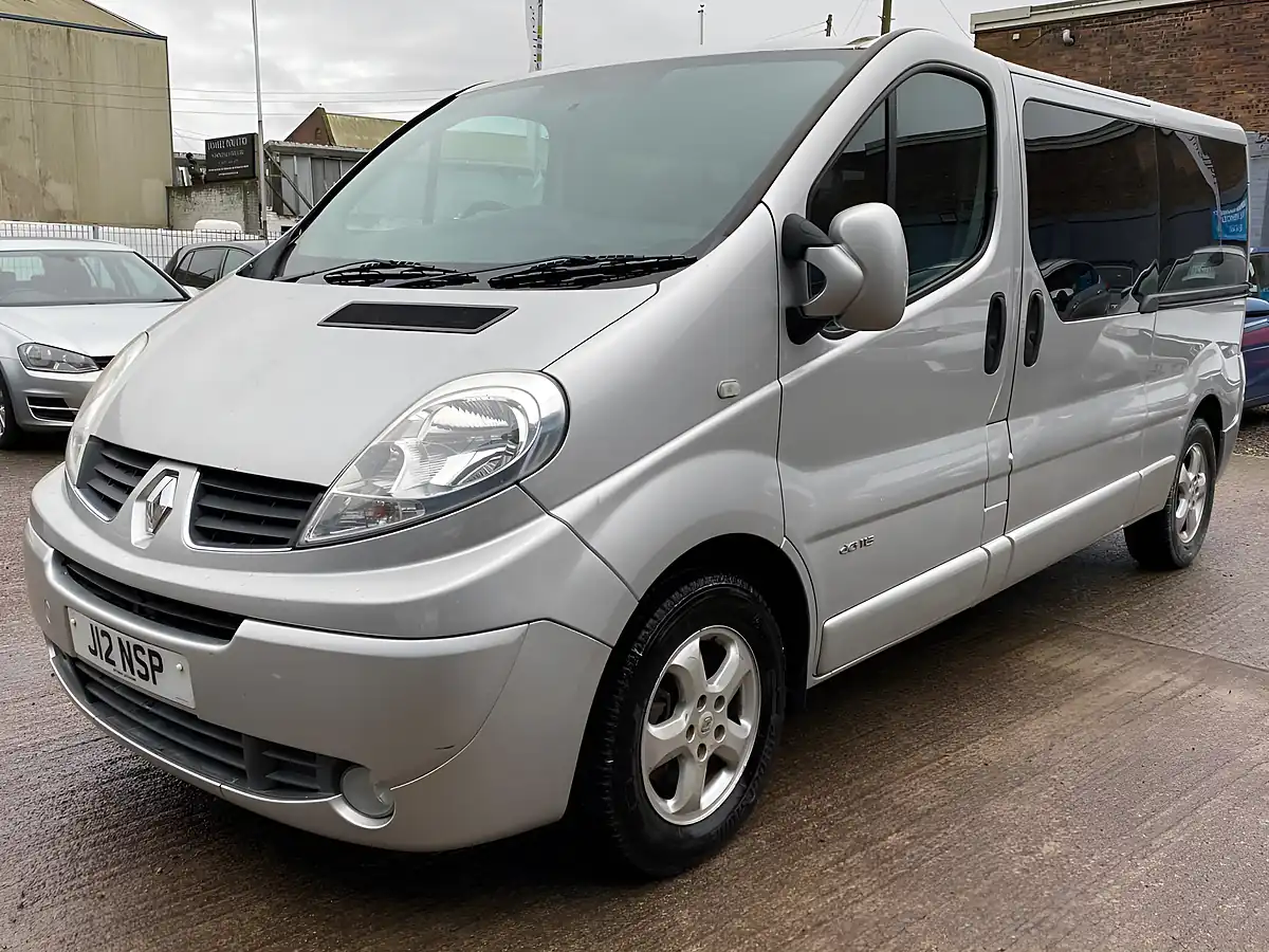 Used 2012 Renault Trafic Sport Silver - Interior and Exterior details 6