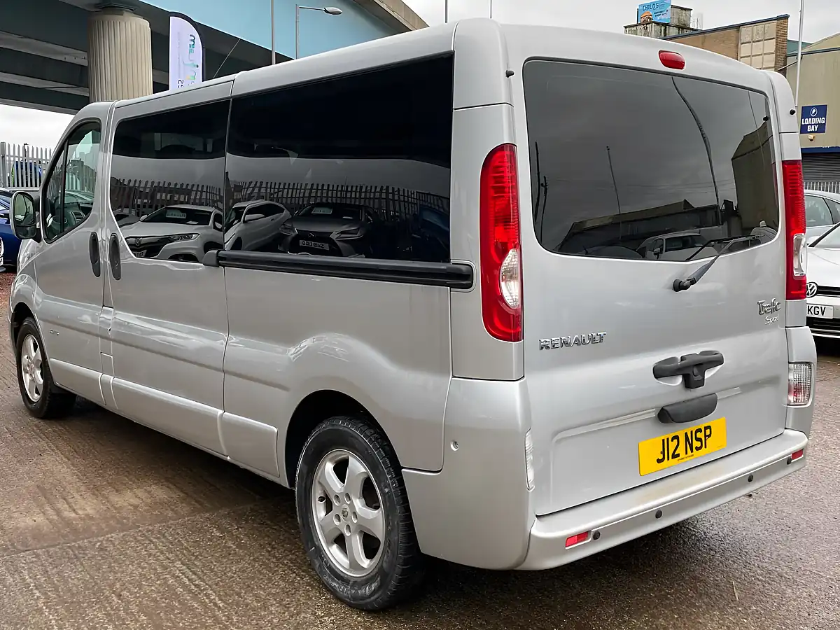 Used 2012 Renault Trafic Sport Silver - Interior and Exterior details 8