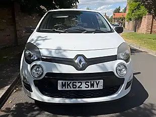 Used 2012 Renault Twingo Dynamique White - Interior and Exterior details 11