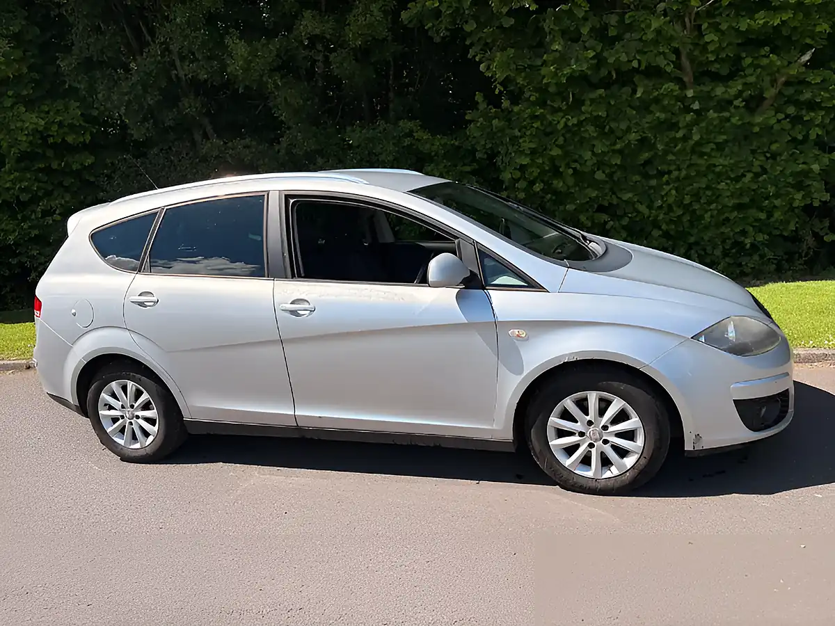 Used 2012 SEAT Altea Xl Se Silver - Interior and Exterior details 5