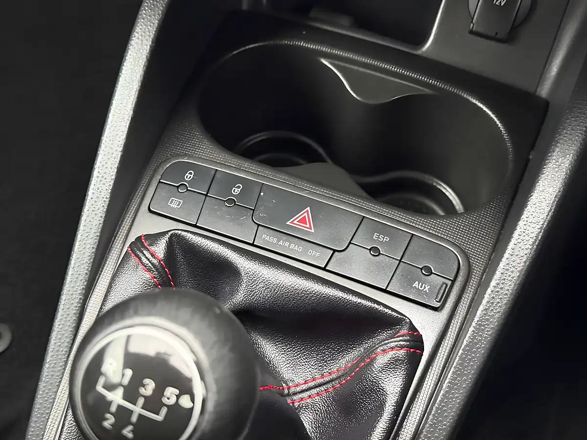 Used 2012 SEAT Ibiza Fr White - Interior and Exterior details 17