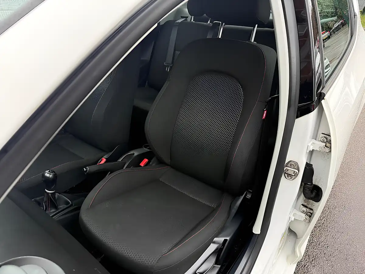 Used 2012 SEAT Ibiza Fr White - Interior and Exterior details 19