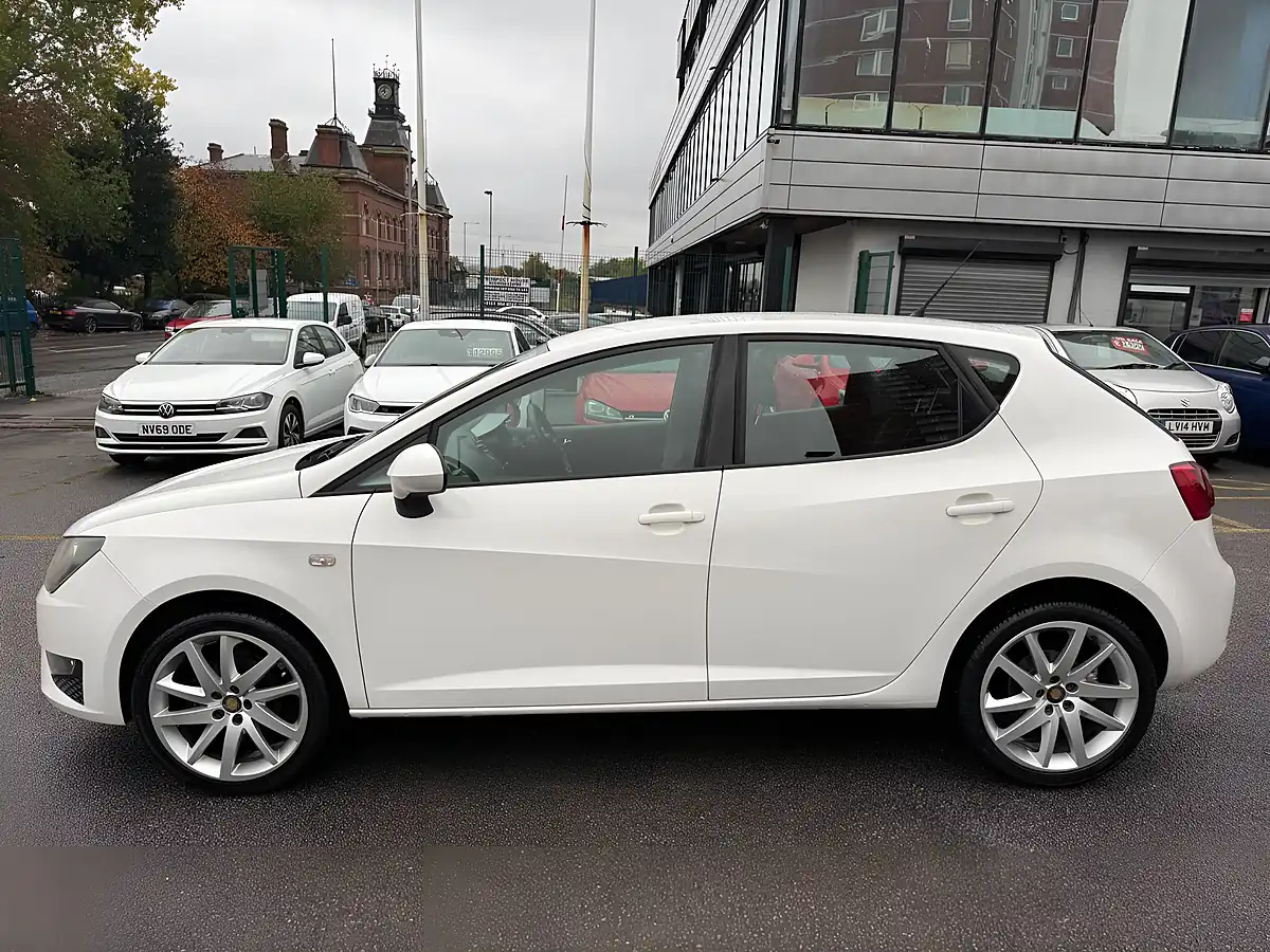 Used 2012 SEAT Ibiza Fr White - Interior and Exterior details 7