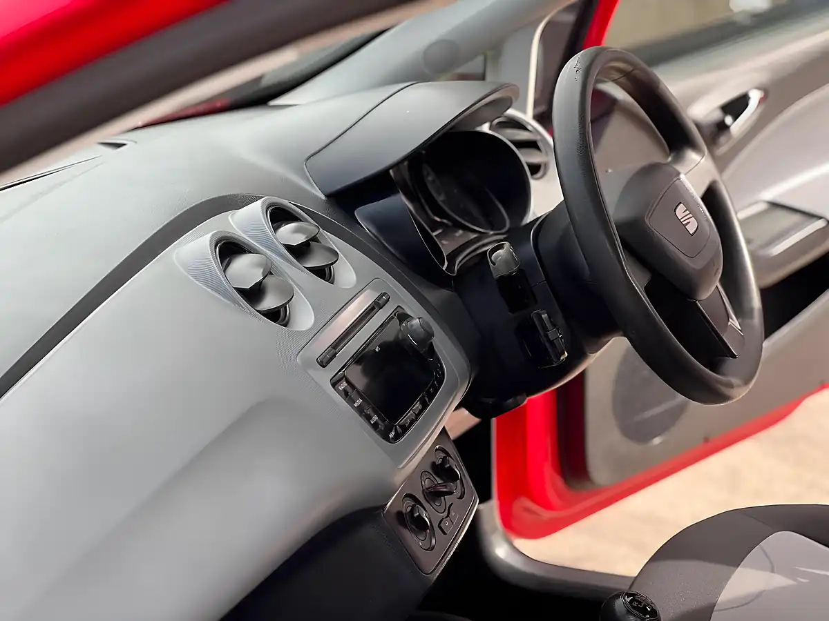 Used 2012 SEAT Ibiza S Red - Interior and Exterior details 12