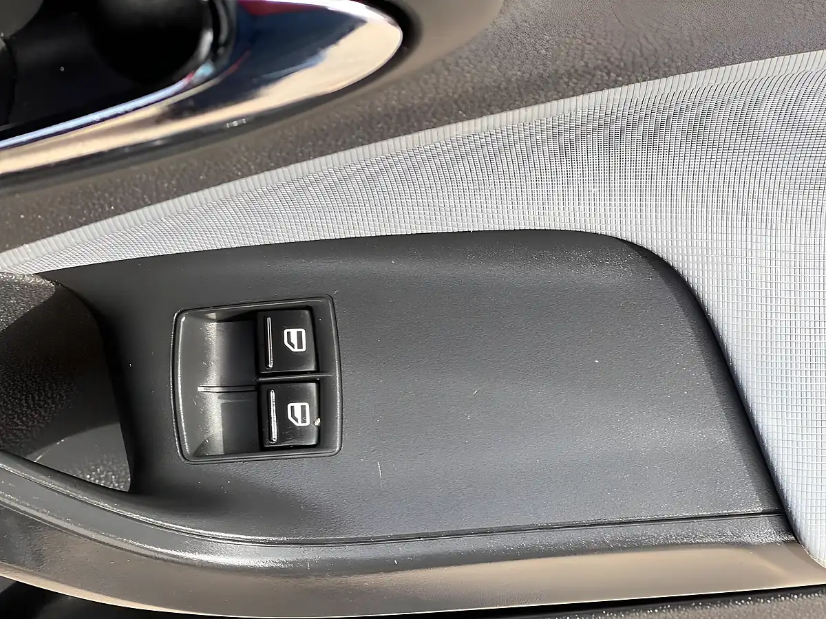 Used 2012 SEAT Ibiza S Red - Interior and Exterior details 13