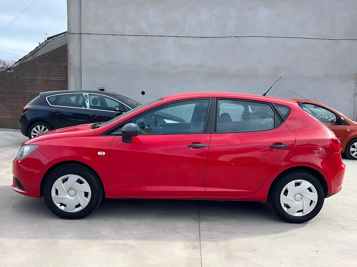 Used 2012 SEAT Ibiza S Red - Interior and Exterior details 4