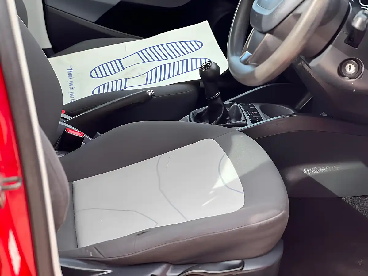 Used 2012 SEAT Ibiza S Red - Interior and Exterior details 9