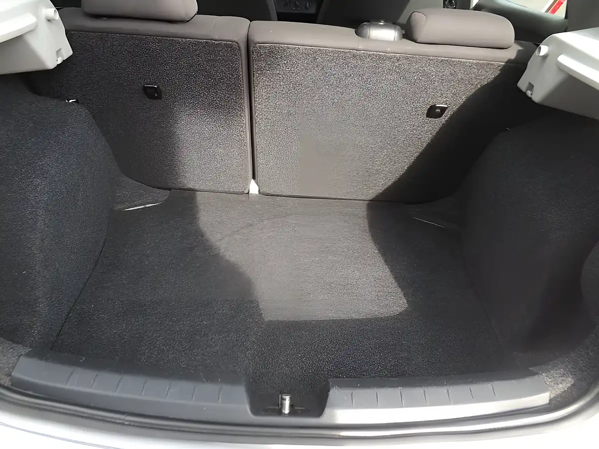 Used 2012 SEAT Ibiza S Silver - Interior and Exterior details 7