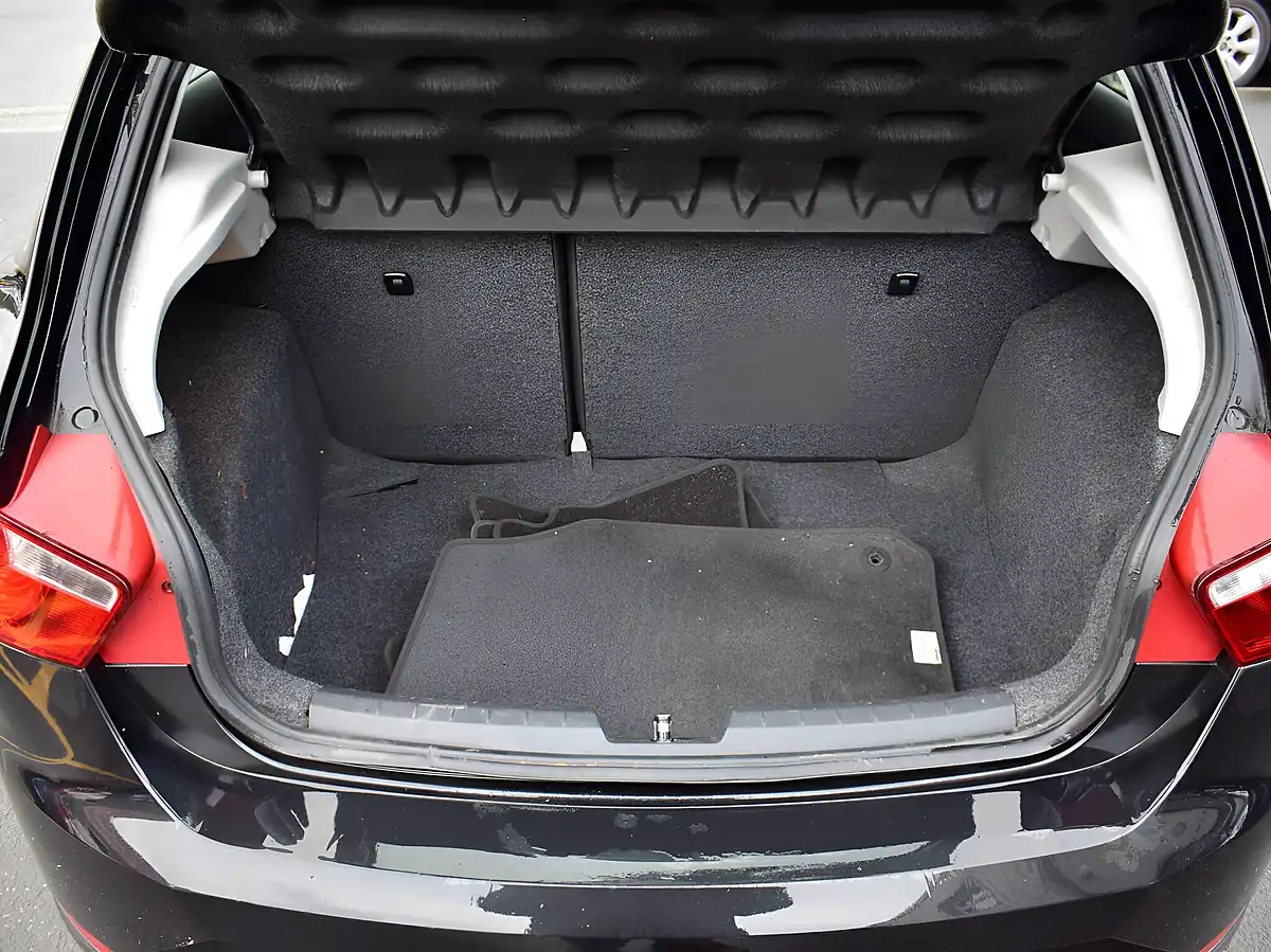 Used 2012 SEAT Ibiza Se Sport Coupe Black - Interior and Exterior details 7