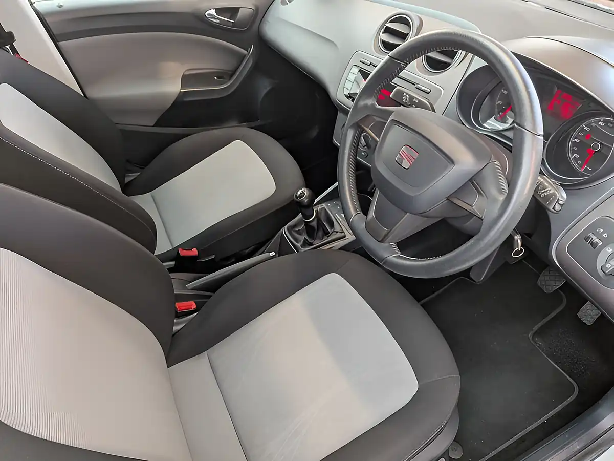 Used 2012 SEAT Ibiza Se White - Interior and Exterior details 10