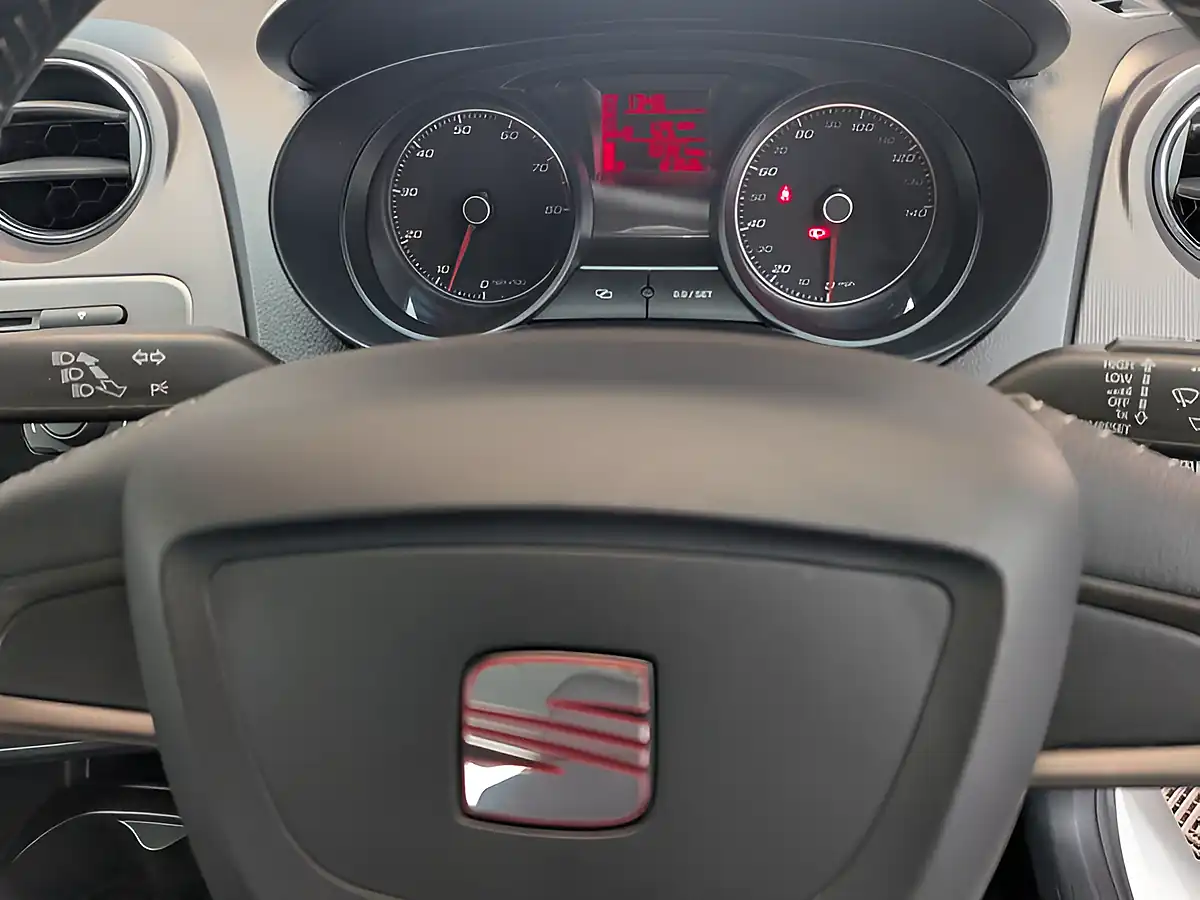 Used 2012 SEAT Ibiza Se White - Interior and Exterior details 11