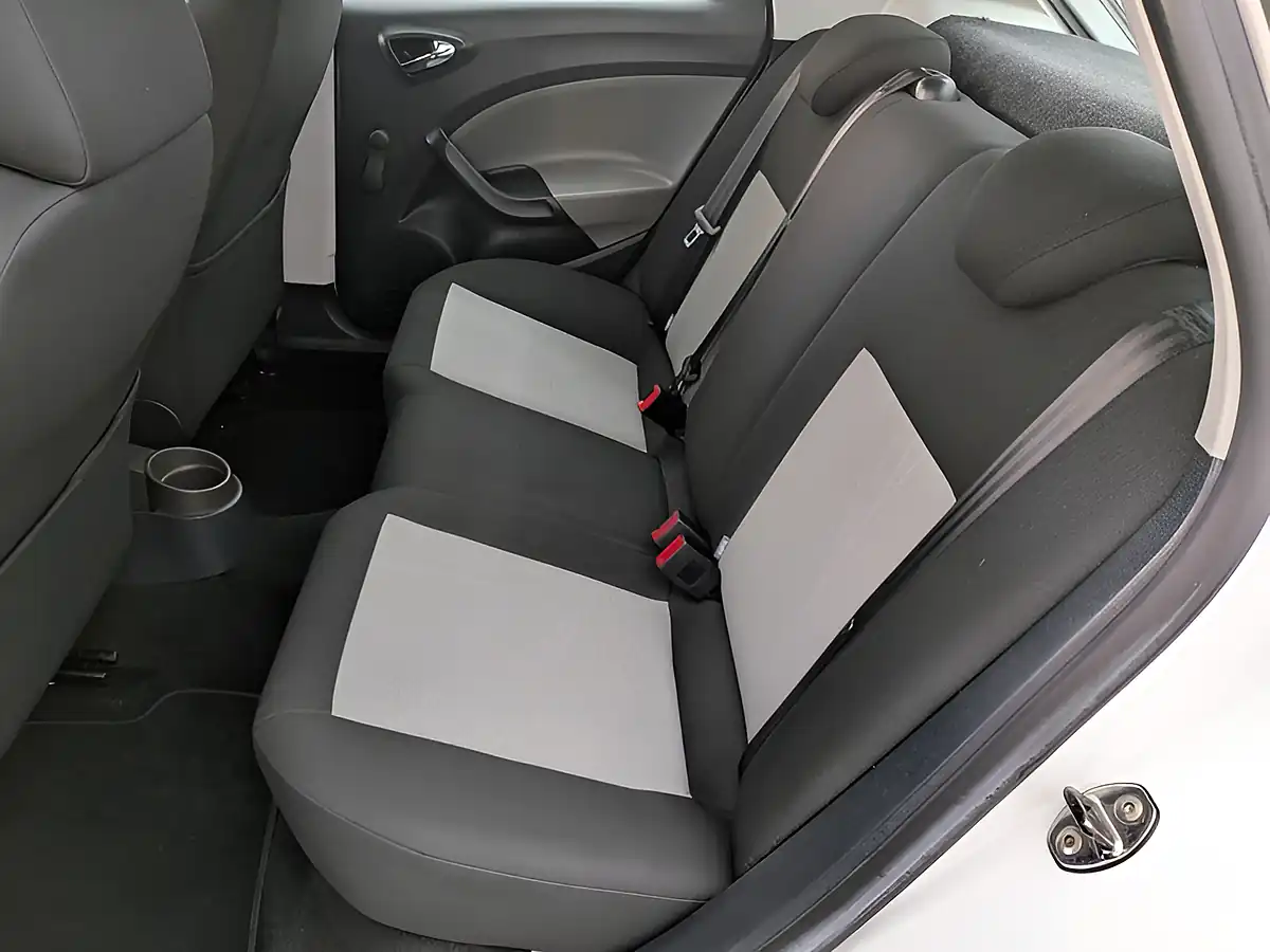 Used 2012 SEAT Ibiza Se White - Interior and Exterior details 15