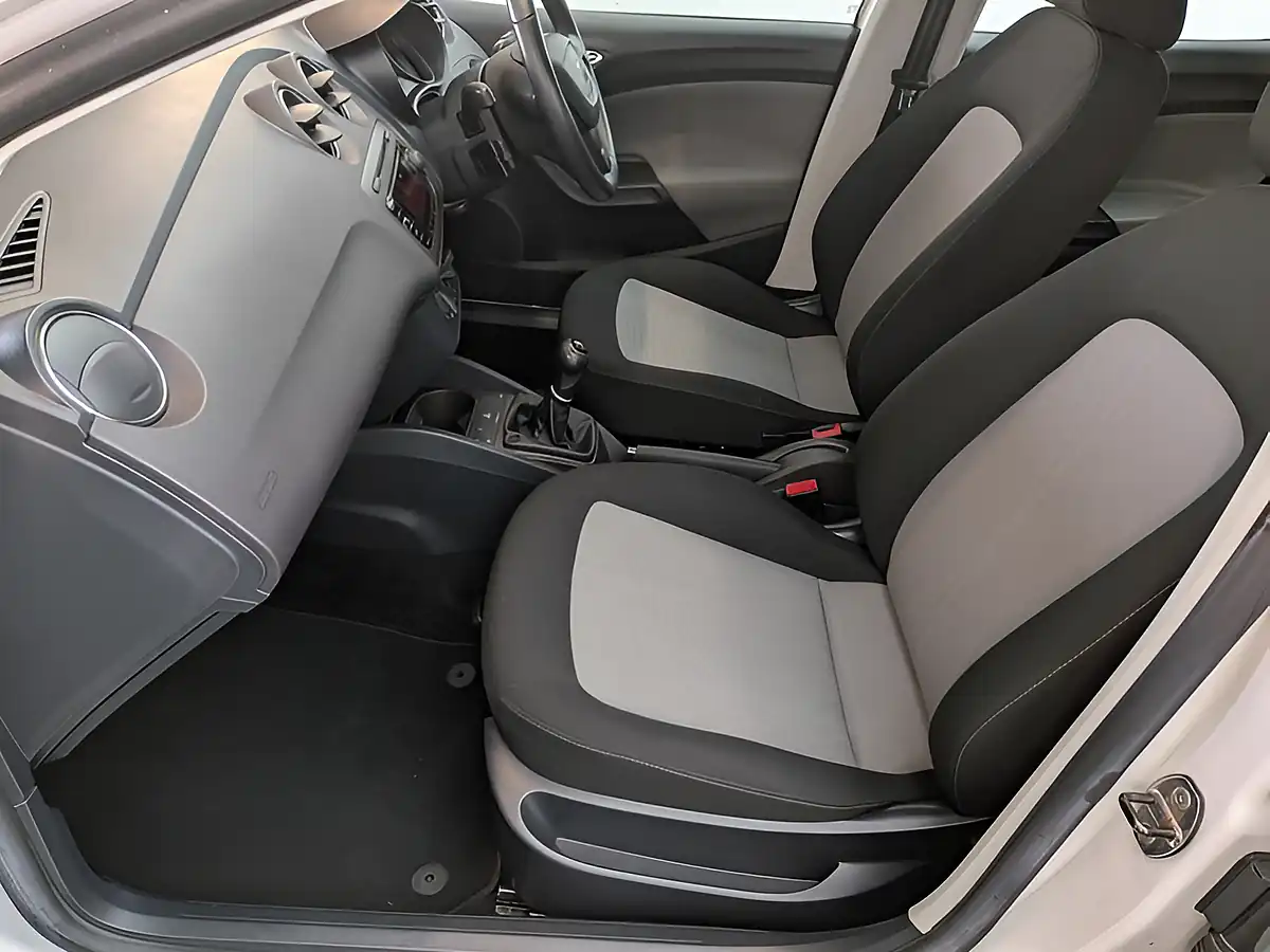 Used 2012 SEAT Ibiza Se White - Interior and Exterior details 16