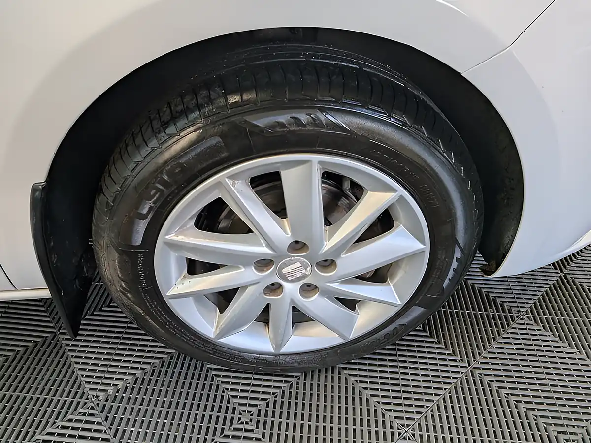 Used 2012 SEAT Ibiza Se White - Interior and Exterior details 18