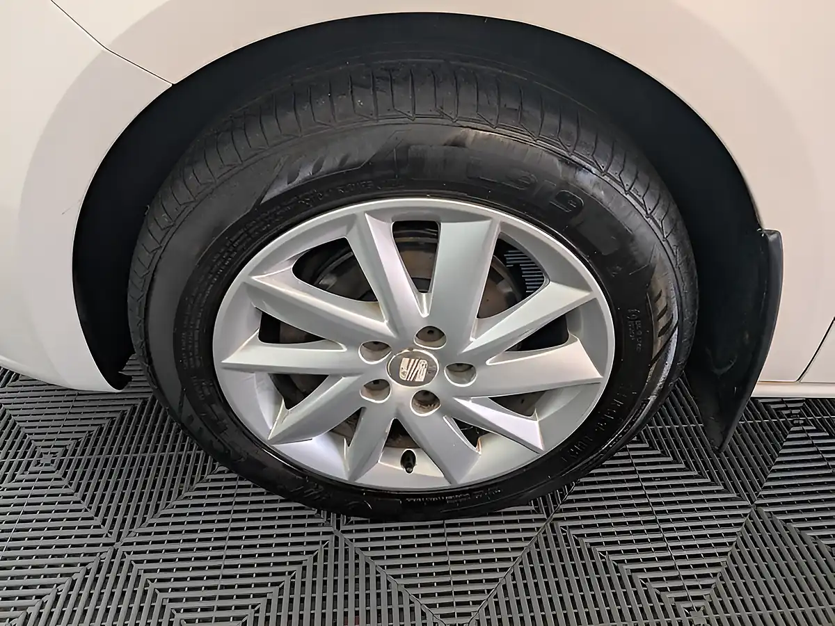 Used 2012 SEAT Ibiza Se White - Interior and Exterior details 20