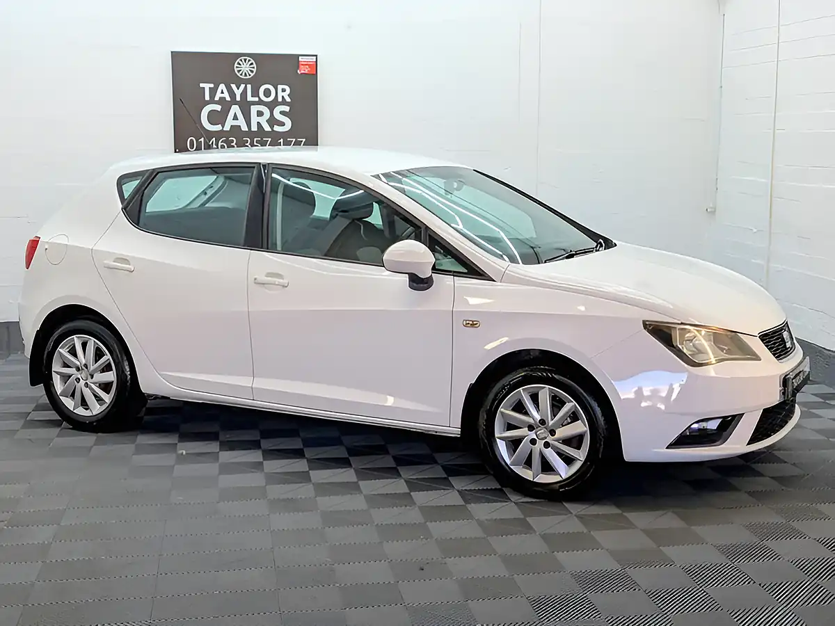 Used 2012 SEAT Ibiza Se White - Interior and Exterior details 4