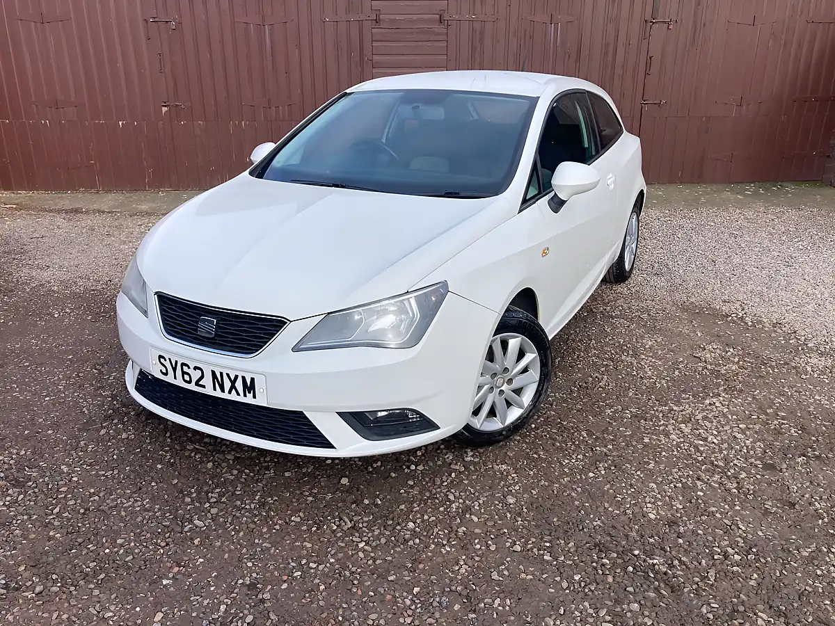 Used 2012 SEAT Ibiza Se White - Interior and Exterior details 2