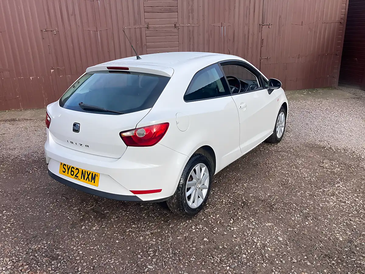 Used 2012 SEAT Ibiza Se White - Interior and Exterior details 3