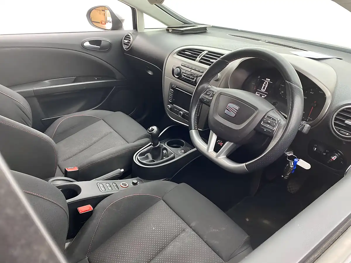 Used 2012 SEAT Leon Fr+ Black - Interior and Exterior details 3