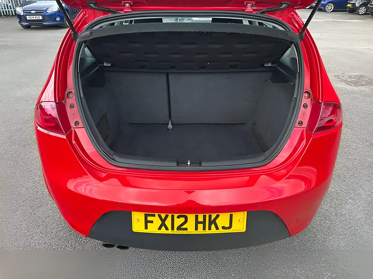 Used 2012 SEAT Leon Fr Red - Interior and Exterior details 15