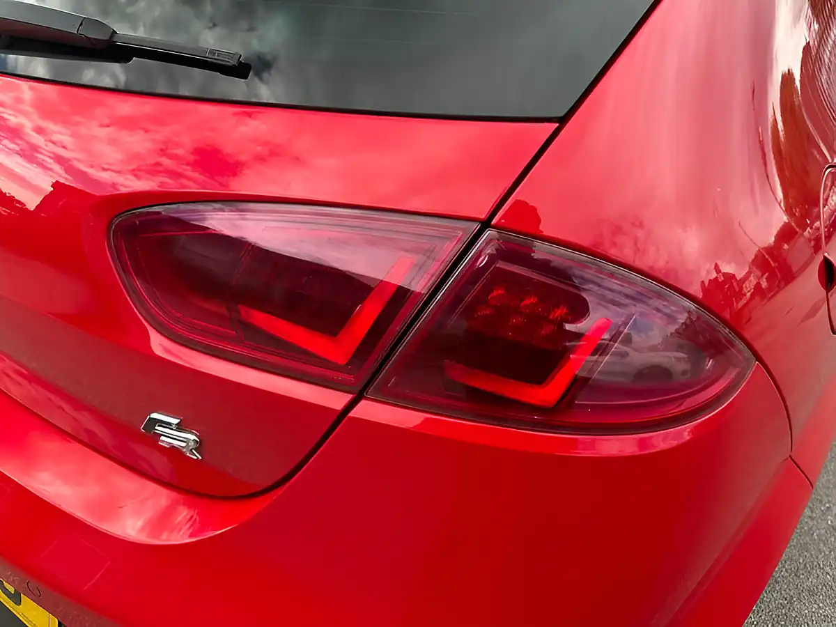 Used 2012 SEAT Leon Fr Red - Interior and Exterior details 18