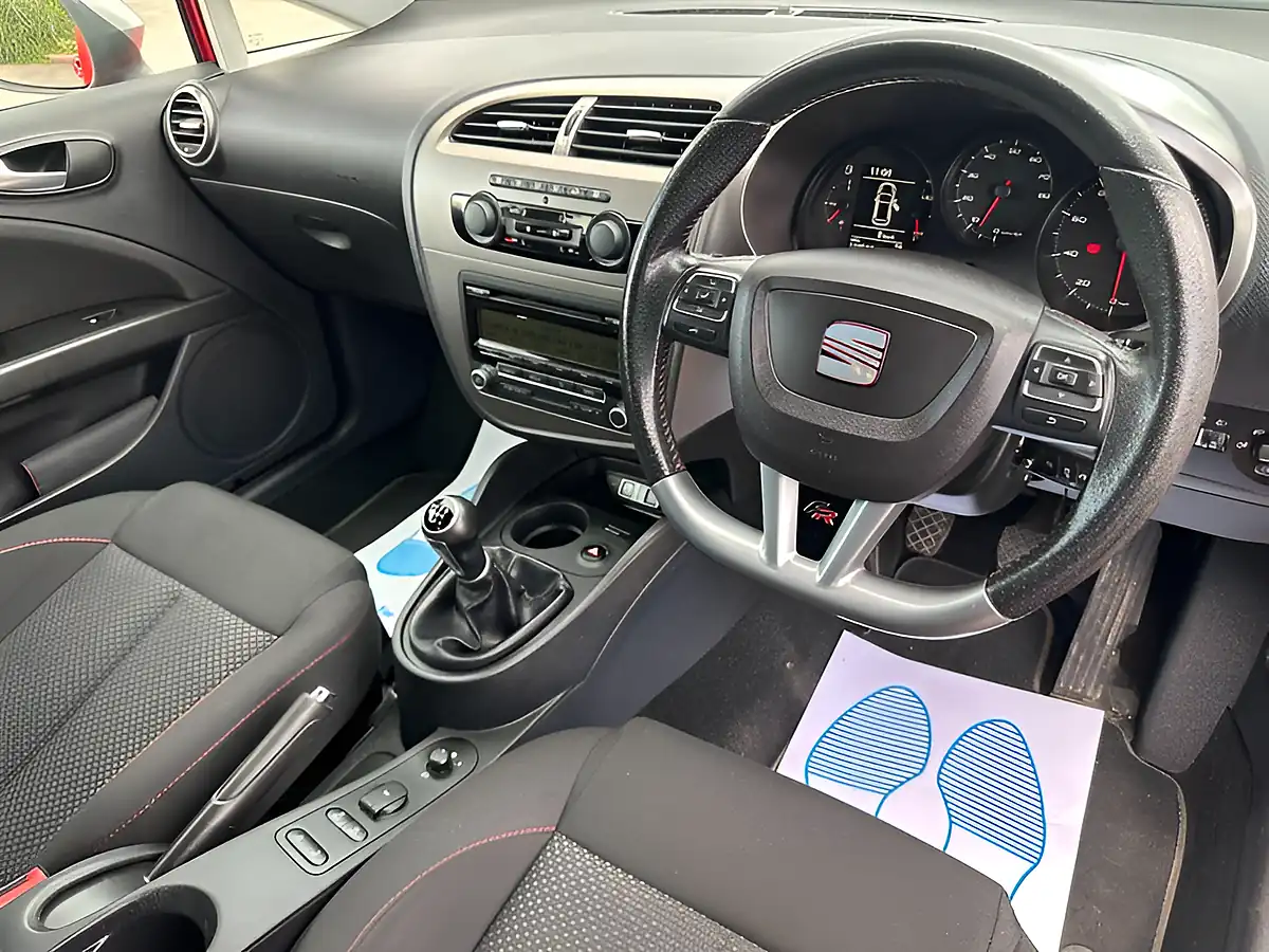 Used 2012 SEAT Leon Fr Red - Interior and Exterior details 2