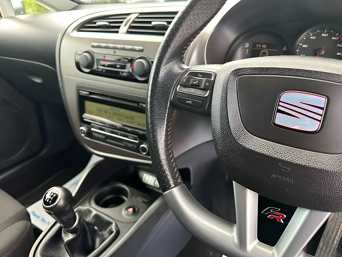 Used 2012 SEAT Leon Fr Red - Interior and Exterior details 9