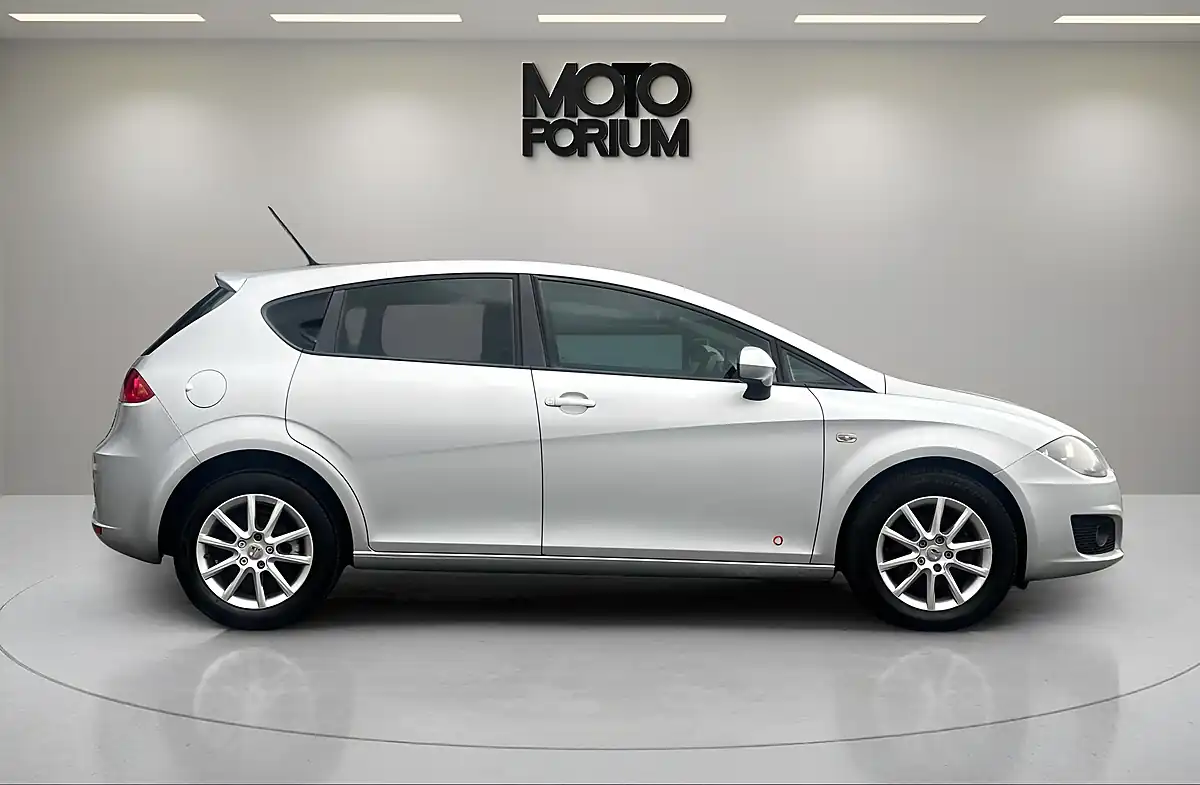 Used 2012 SEAT Leon Se Copa Silver - Interior and Exterior details 11