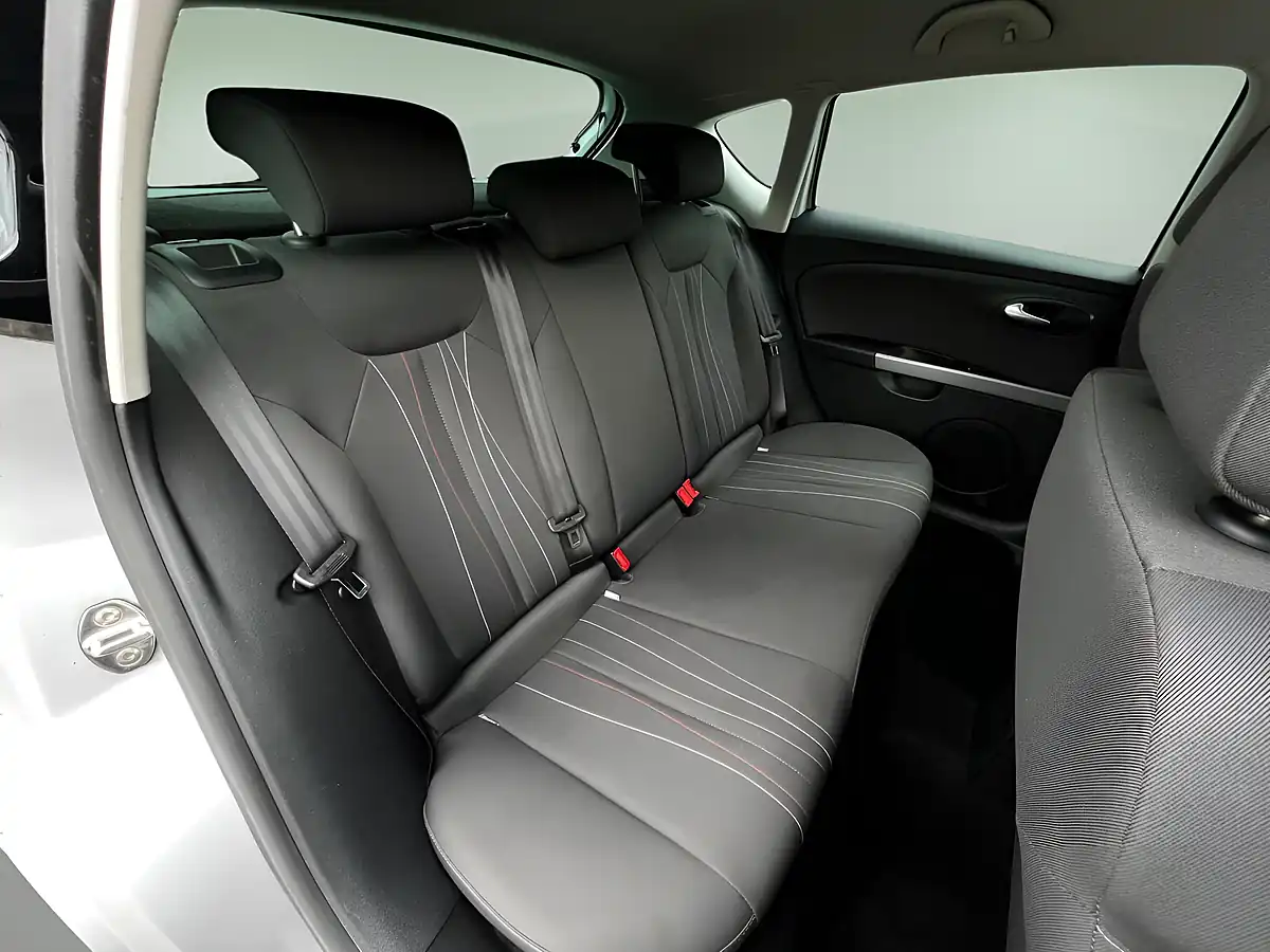 Used 2012 SEAT Leon Se Copa Silver - Interior and Exterior details 15