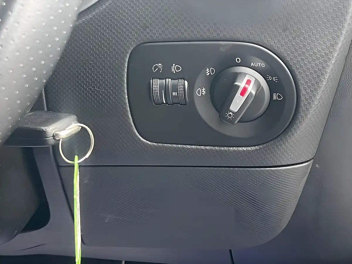 Used 2012 SEAT Leon Se Copa Silver - Interior and Exterior details 16