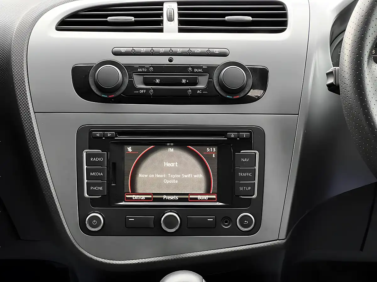 Used 2012 SEAT Leon Se Copa Silver - Interior and Exterior details 17