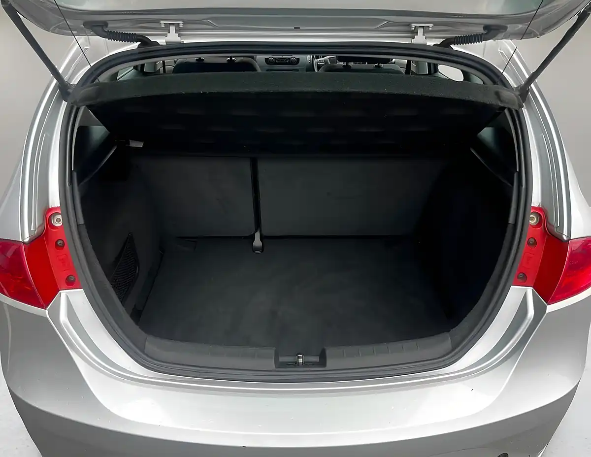 Used 2012 SEAT Leon Se Copa Silver - Interior and Exterior details 18