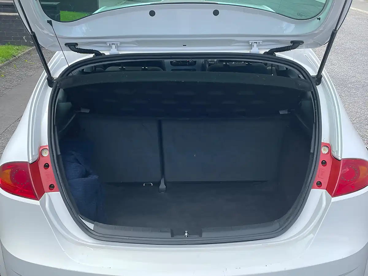 Used 2012 SEAT Leon Se Copa White - Interior and Exterior details 10