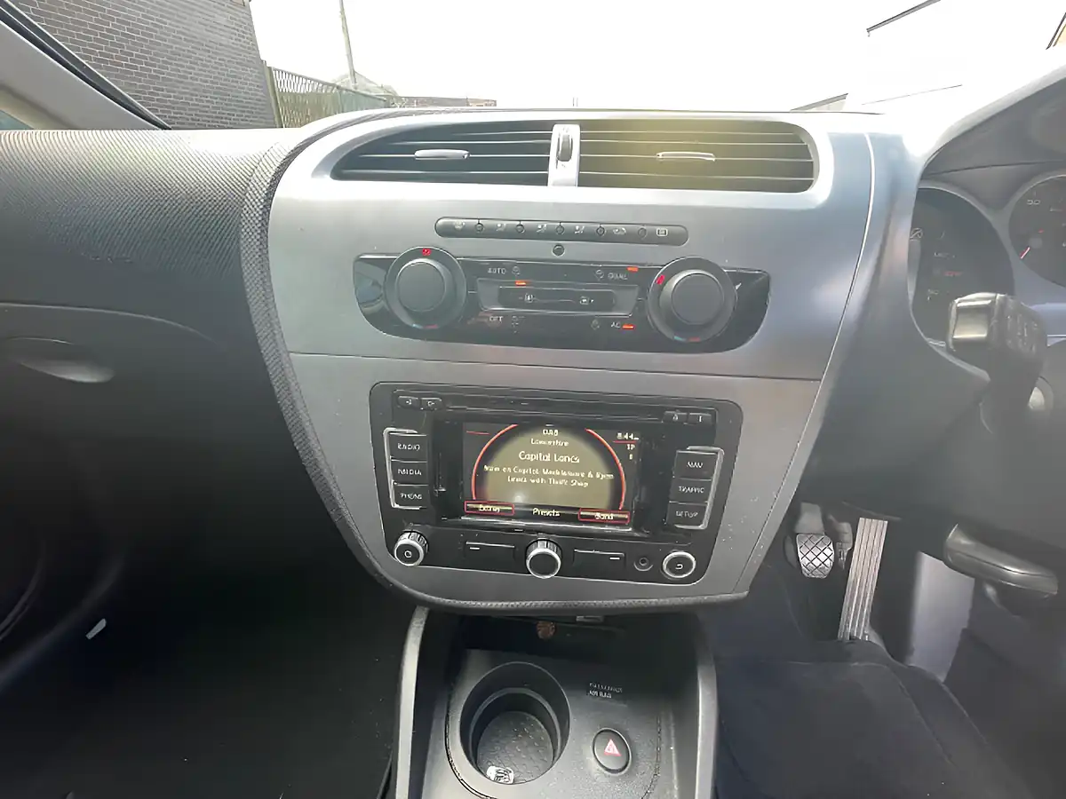 Used 2012 SEAT Leon Se Copa White - Interior and Exterior details 16