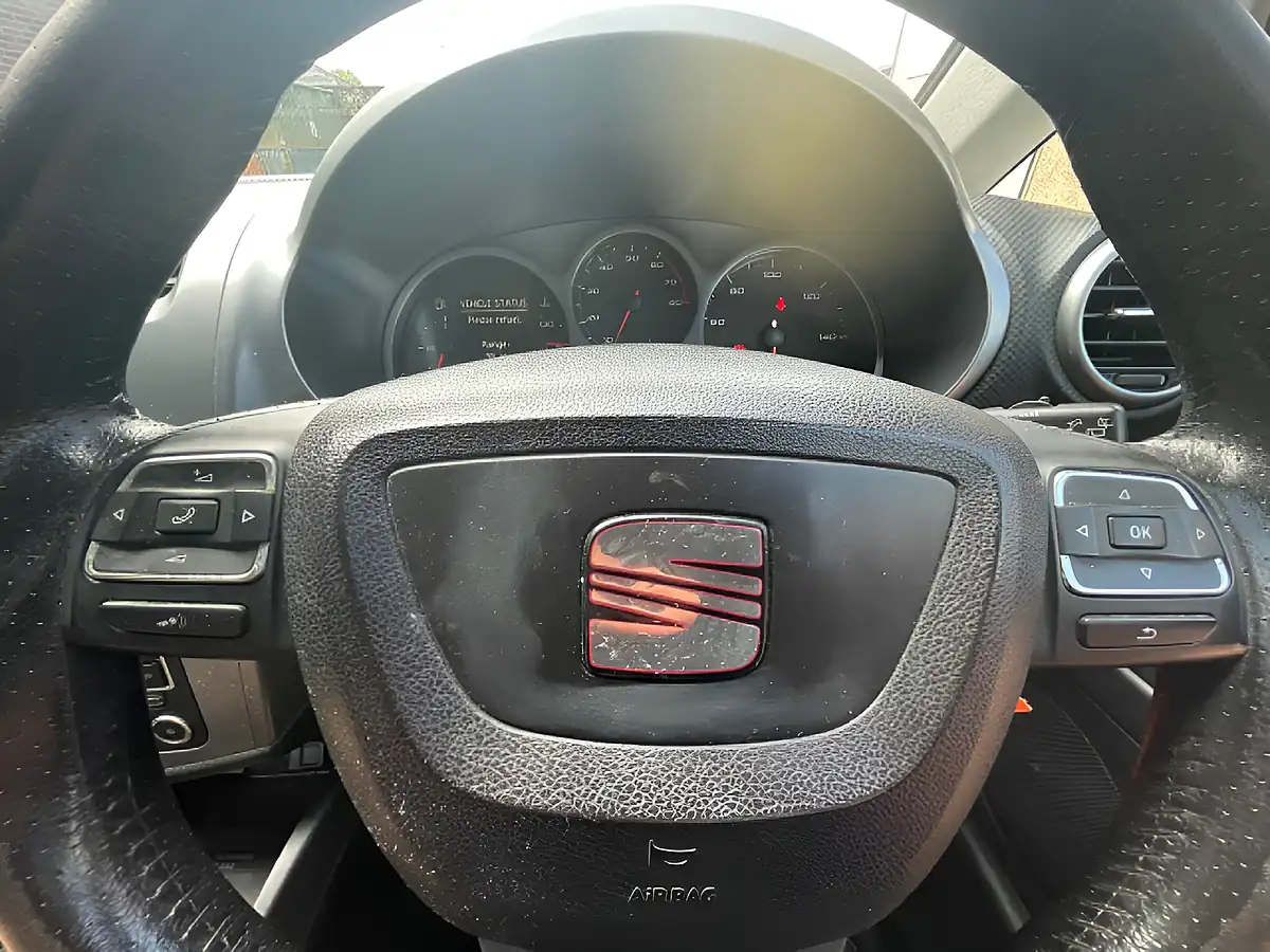 Used 2012 SEAT Leon Se Copa White - Interior and Exterior details 19