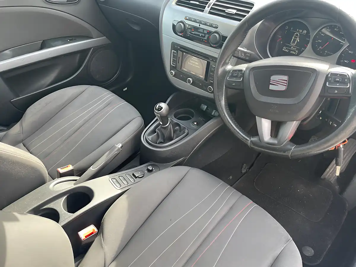 Used 2012 SEAT Leon Se Copa White - Interior and Exterior details 12