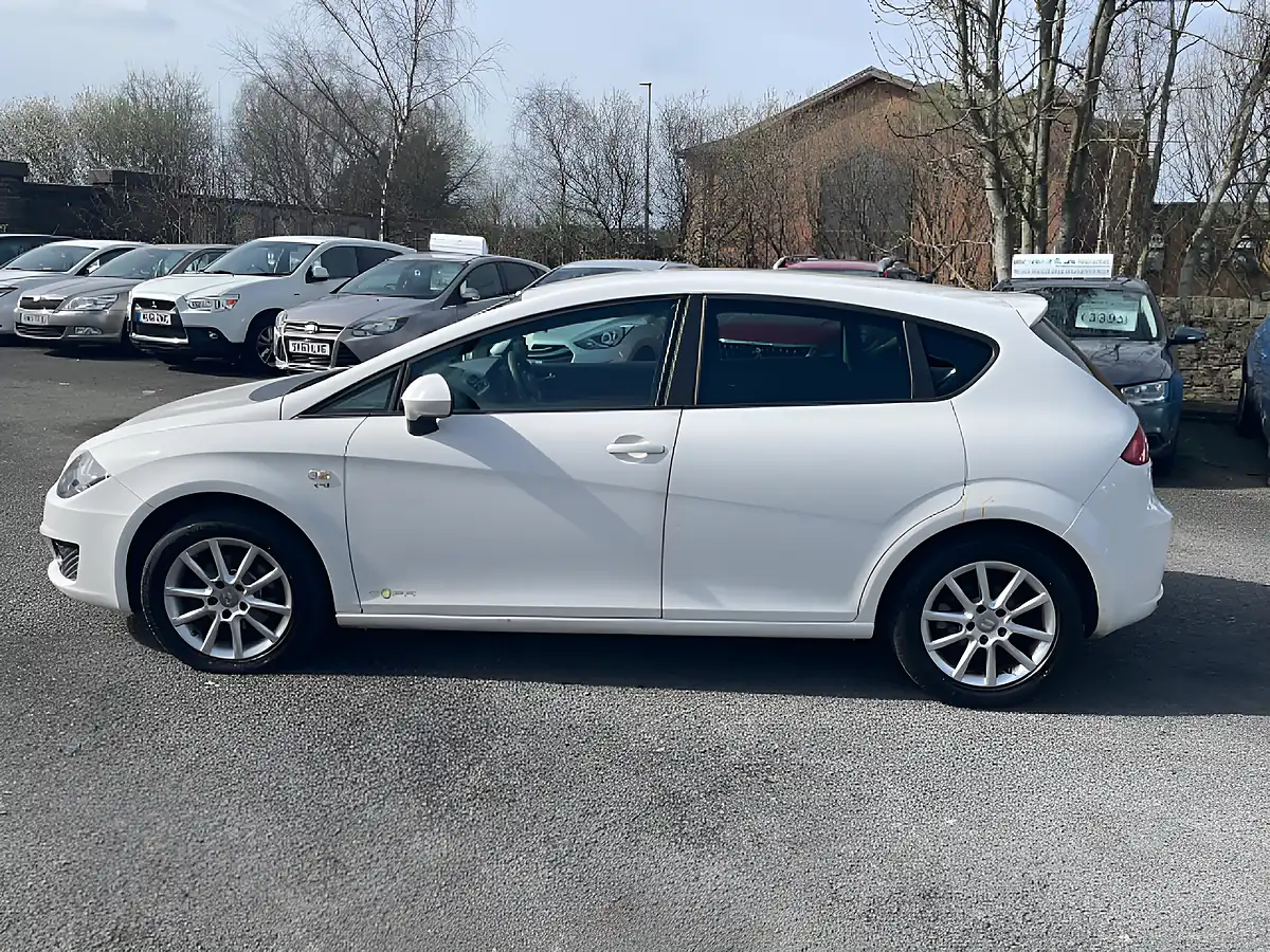 Used 2012 SEAT Leon Se Copa White - Interior and Exterior details 5