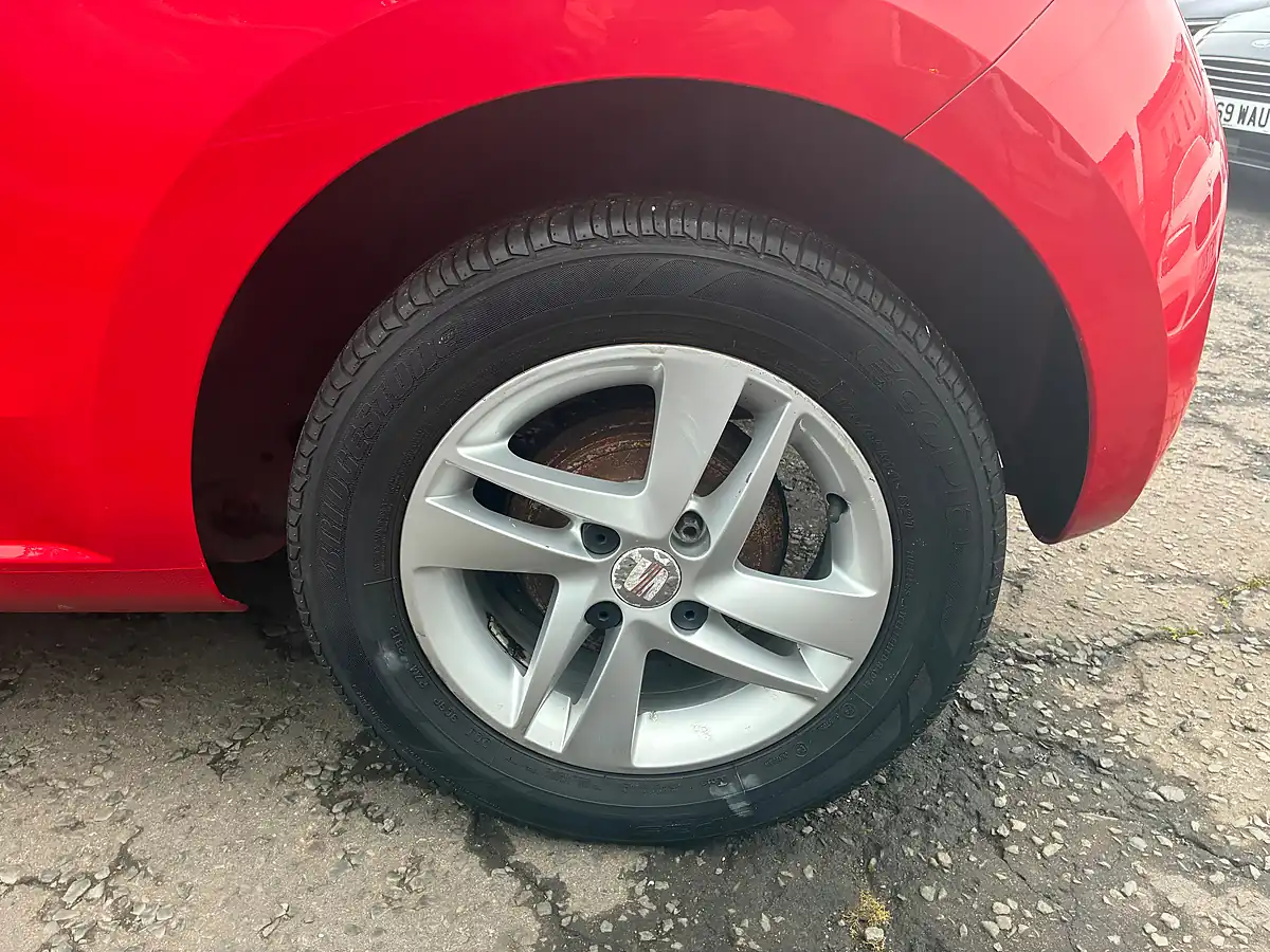Used 2012 SEAT Mii Se Red - Interior and Exterior details 11