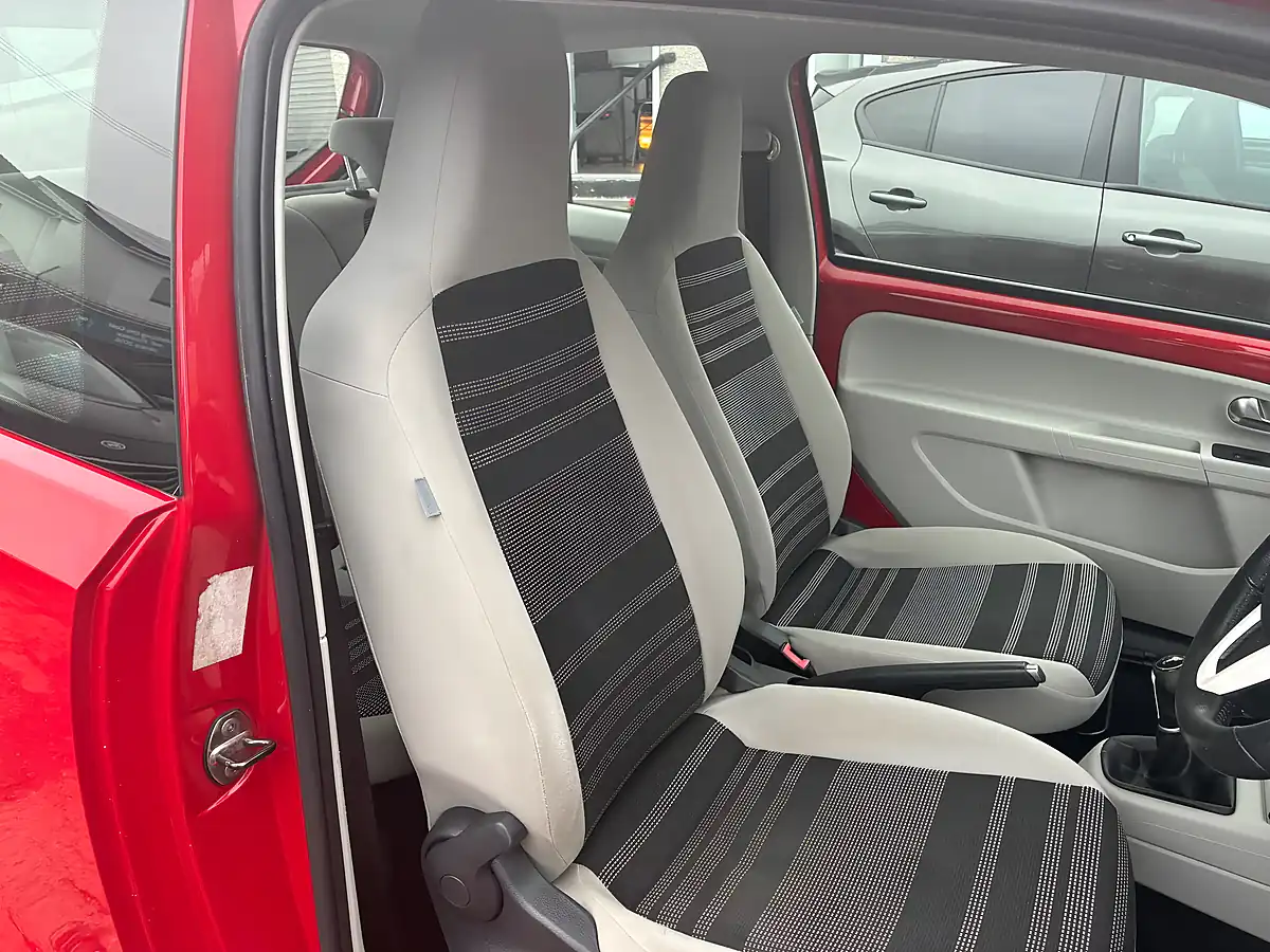 Used 2012 SEAT Mii Se Red - Interior and Exterior details 17