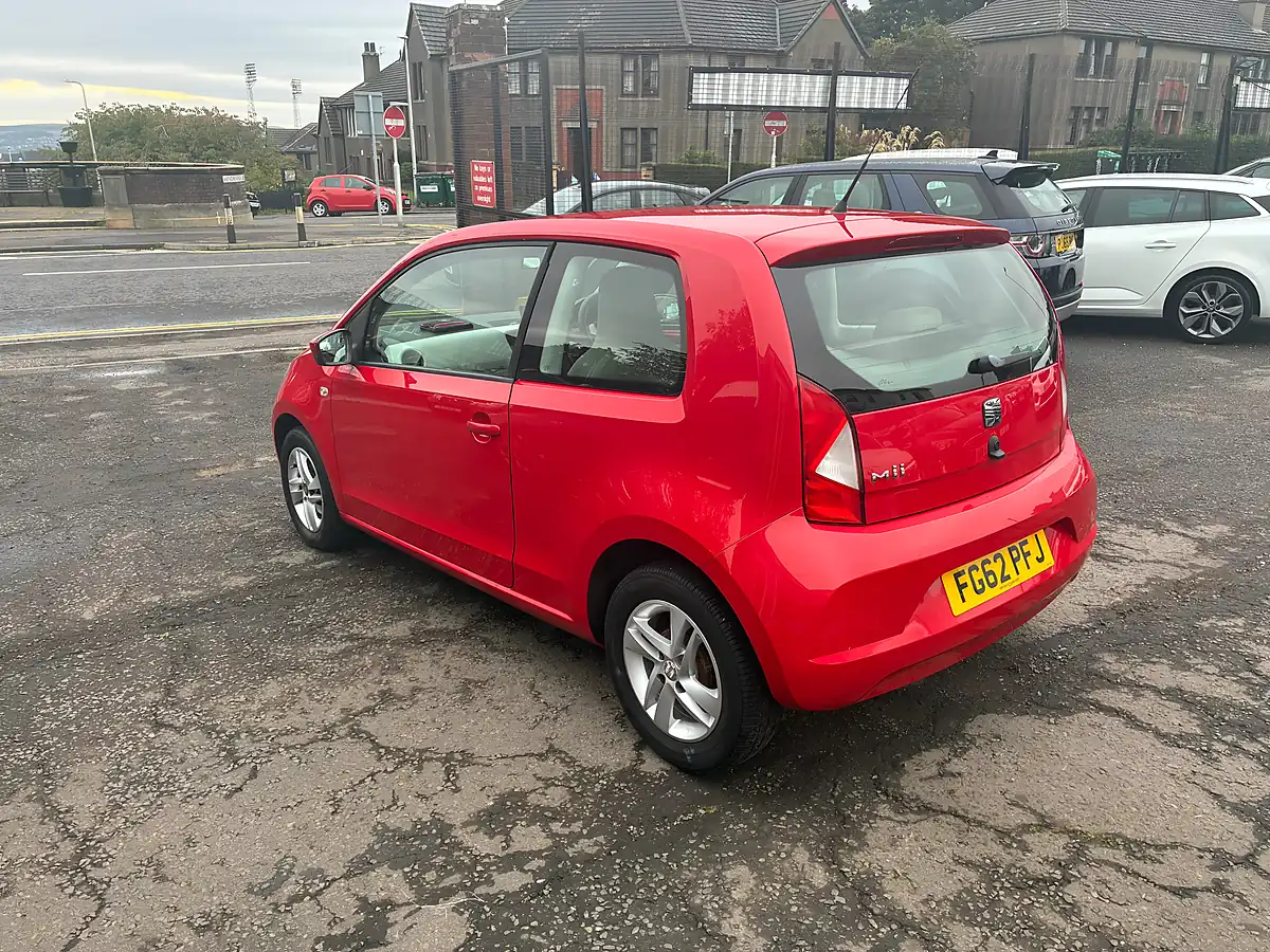 Used 2012 SEAT Mii Se Red - Interior and Exterior details 5