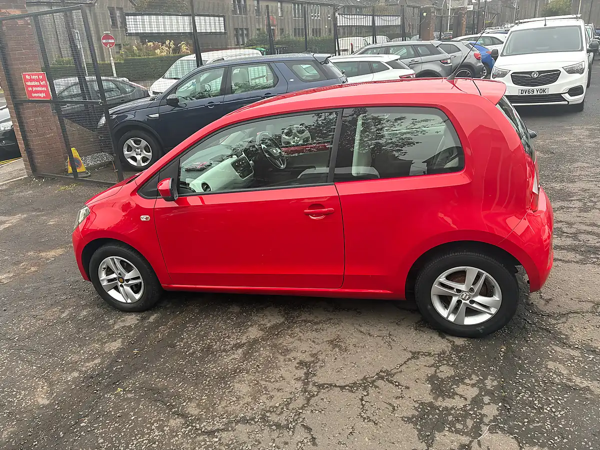 Used 2012 SEAT Mii Se Red - Interior and Exterior details 6