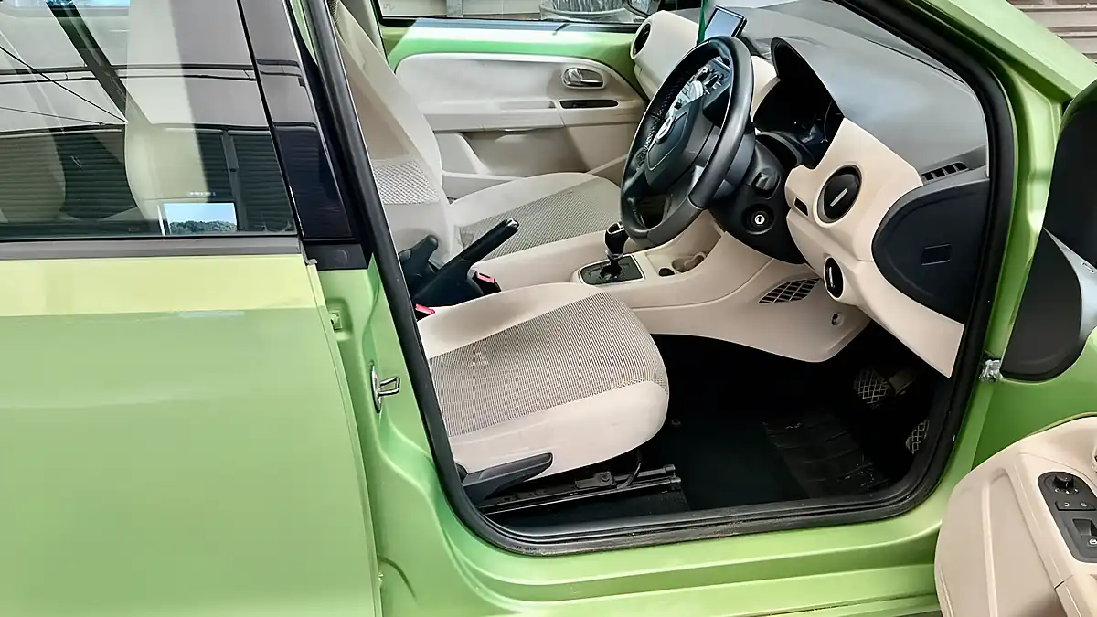 Used 2012 Skoda Citigo Elegance Green - Interior and Exterior details 8