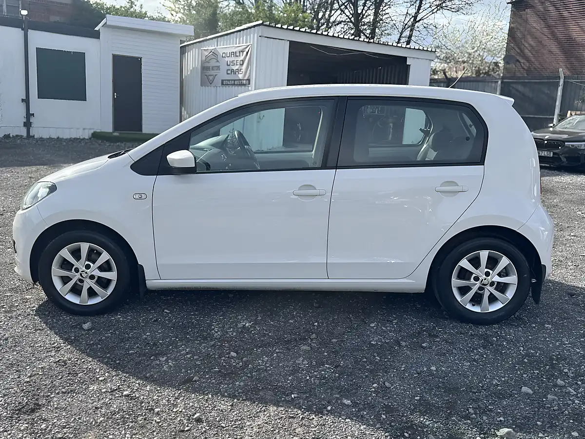 Used 2012 Skoda Citigo Elegance White - Interior and Exterior details 4