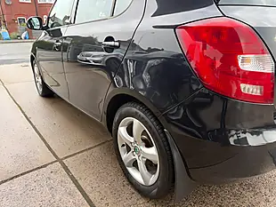 Used 2012 Skoda Fabia Greenline Ii Black - Interior and Exterior details 10