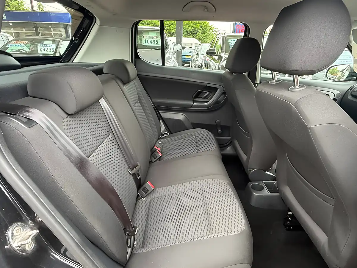 Used 2012 Skoda Fabia Greenline Ii Black - Interior and Exterior details 13